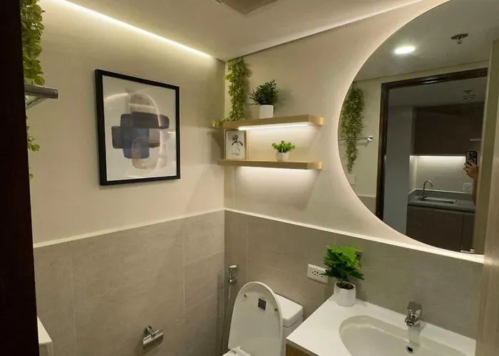 Honeys Cosy Modern Unit Near Lahug It Park With Pool,sauna And Gym