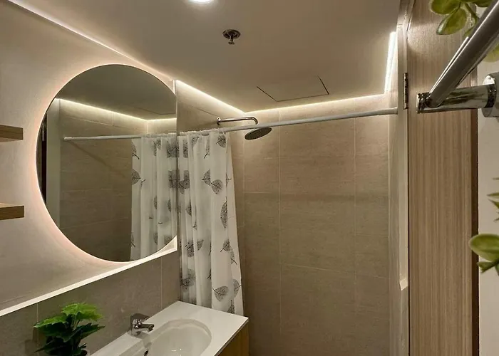 Apartment Honeys Cosy Modern Unit Near Lahug It Park With Pool,sauna And Gym