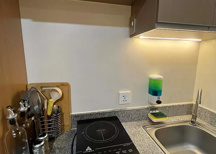 Apartment Honeys Cosy Modern Unit Near Lahug It Park With Pool,sauna And Gym