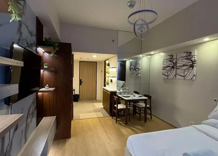 Honeys Cosy Modern Unit Near Lahug It Park With Pool,sauna And Gym Cebu