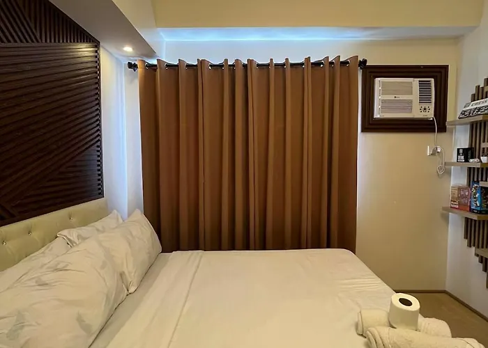 Honeys Cosy Modern Unit Near Lahug It Park With Pool,sauna And Gym Apartment
