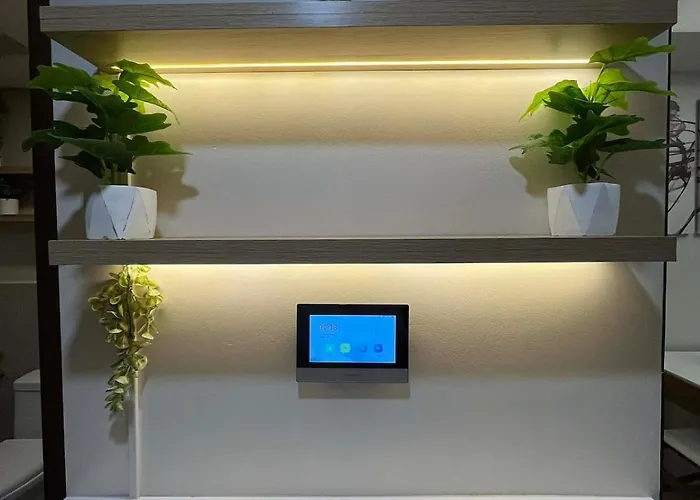 Honeys Cosy Modern Unit Near Lahug It Park With Pool,sauna And Gym