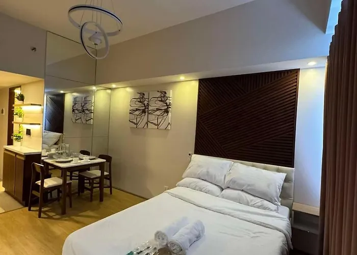 Honeys Cosy Modern Unit Near Lahug It Park With Pool,sauna And Gym Apartment